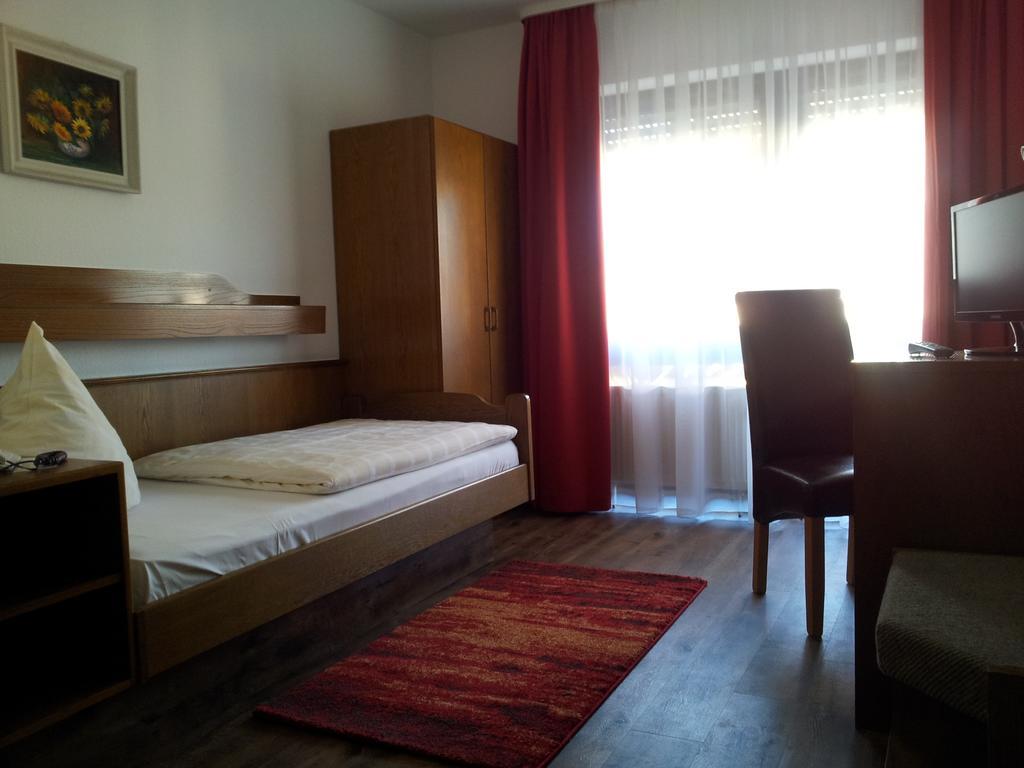 Hotel Waldparkstube Bad Schonborn Luaran gambar