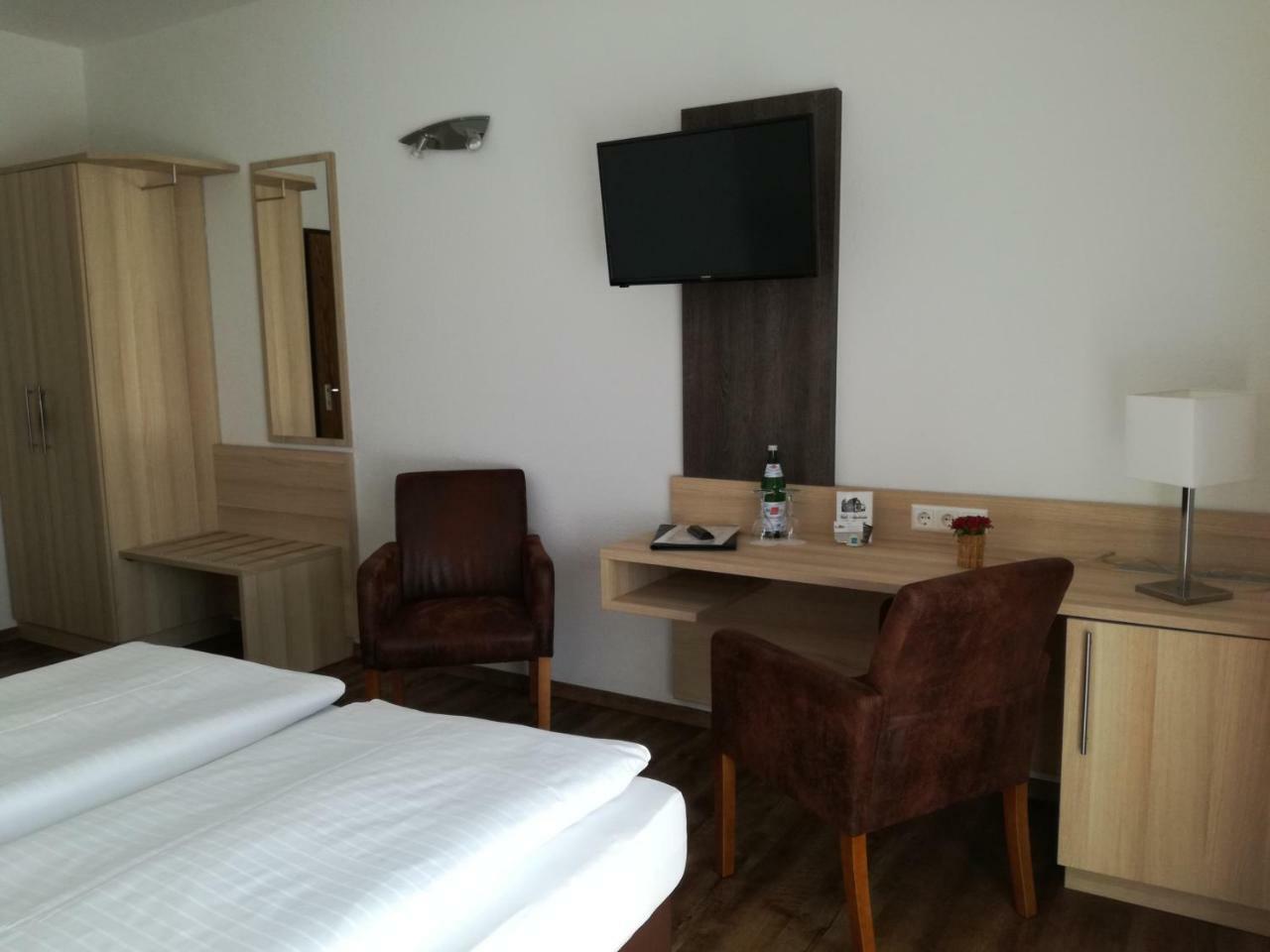 Hotel Waldparkstube Bad Schonborn Bilik gambar